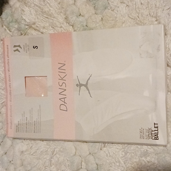 Danskin Other - Danskin Tights Size Small. NWOT.